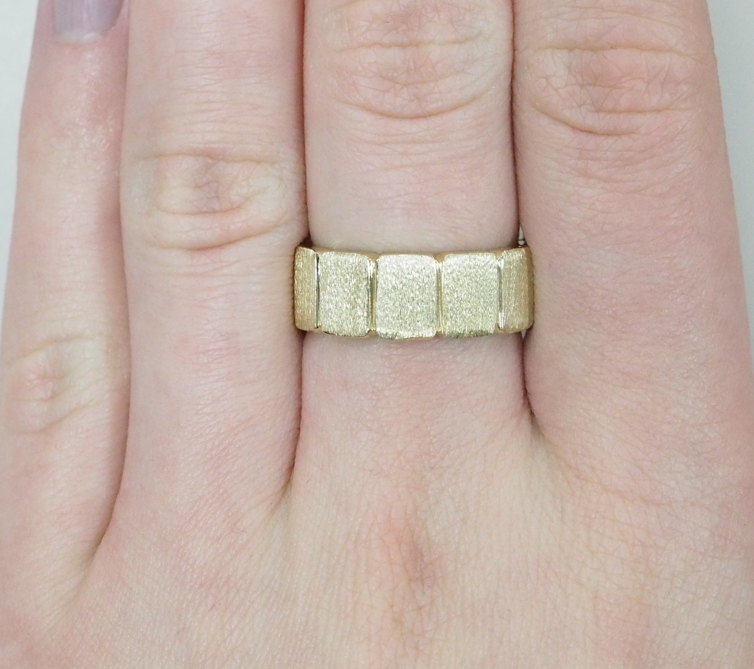 Кольцо из желтого золота